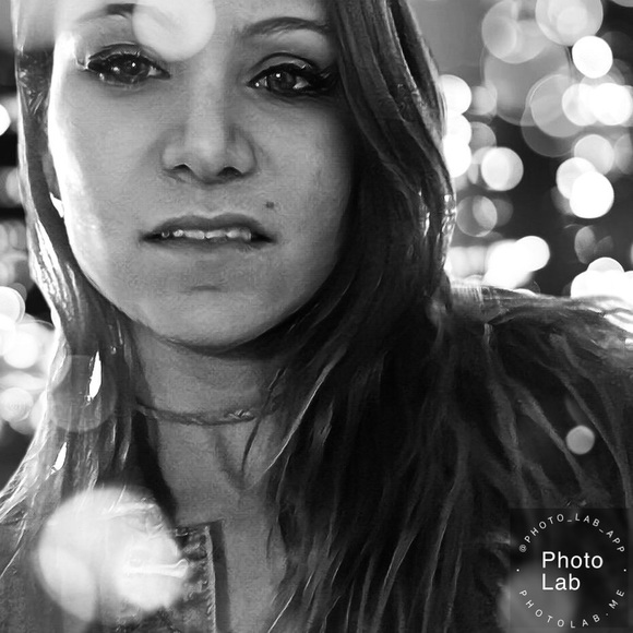 Meet your Posher, Sonya - Picture 1 of 2